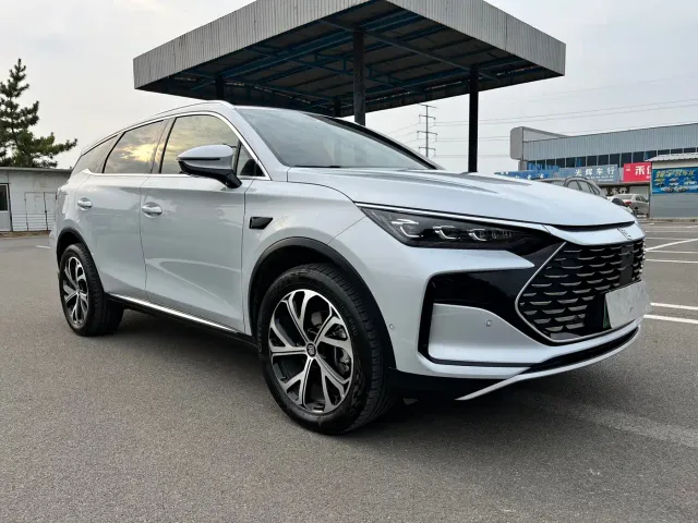 BYD Tang — Фото автомобиля 3