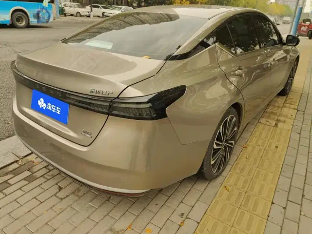 Nissan Teana — Фото автомобиля 3