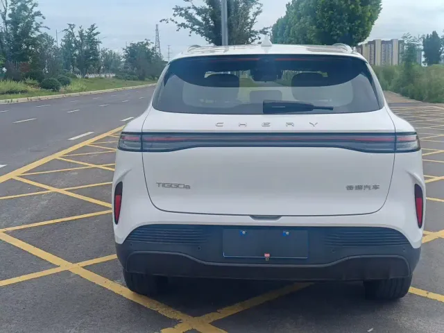 Chery Tiggo 8 — Фото автомобиля 8