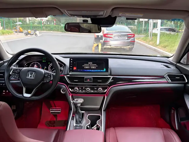 Honda Accord — Фото автомобиля 7