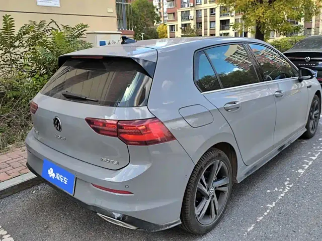 Volkswagen Golf — Фото автомобиля 3