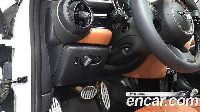 Mini Cooper — Фото автомобиля 12