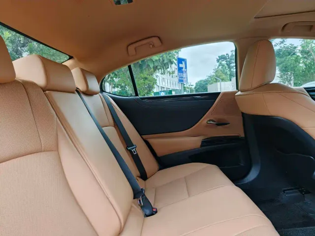 Lexus ES — Фото автомобиля 29