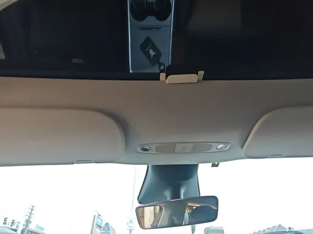 Tesla Model Y — Фото автомобиля 17