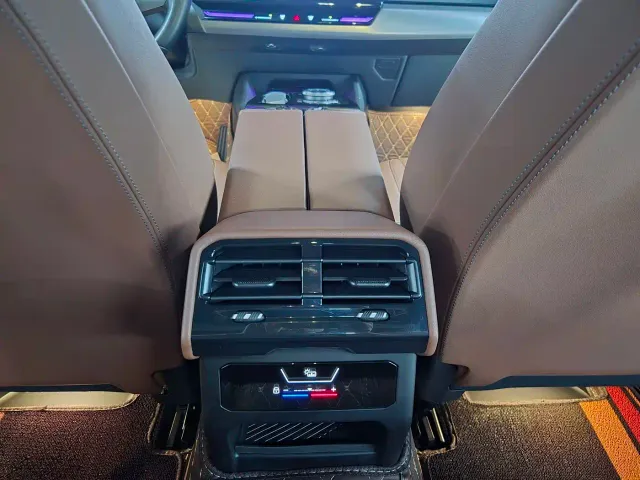BMW 5 Series — Фото автомобиля 8