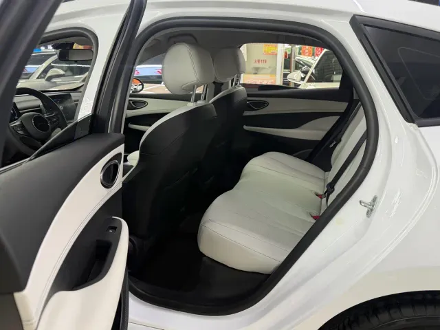 BYD Seal 05 DM-i — Фото автомобиля 8