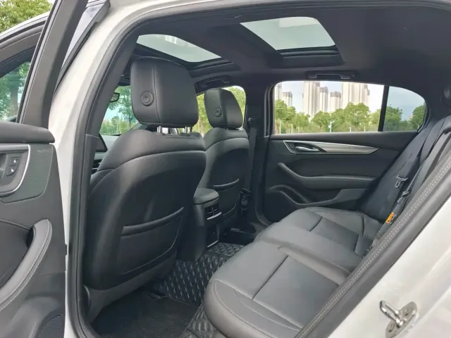 Cadillac CT5 — Фото автомобиля 10