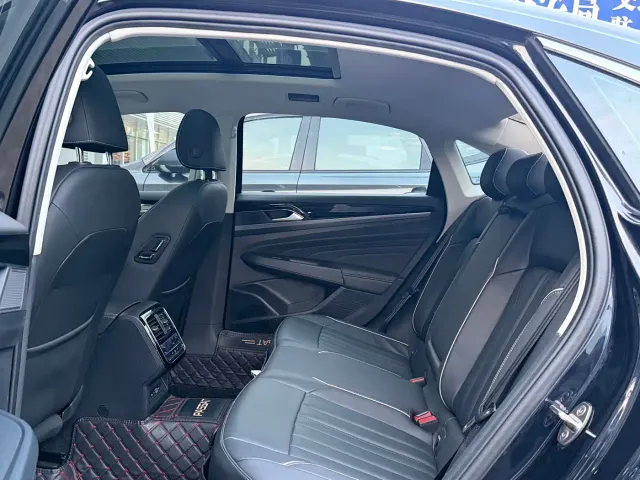 Volkswagen Passat — Фото автомобиля 8