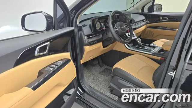 Kia Carnival Generation 4 — Фото автомобиля 10