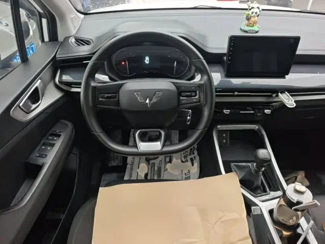 Wuling Jiachen — Фото автомобиля 10
