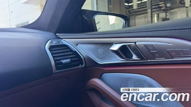 BMW 8 Series — Фото автомобиля 16