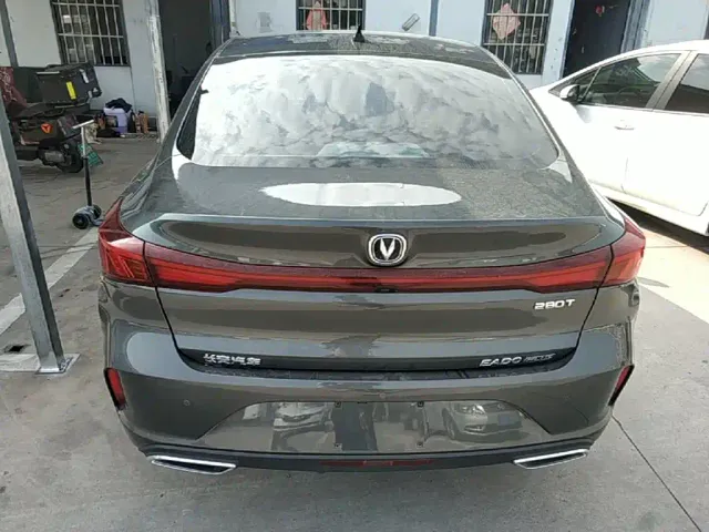 Changan Eado — Фото автомобиля 5