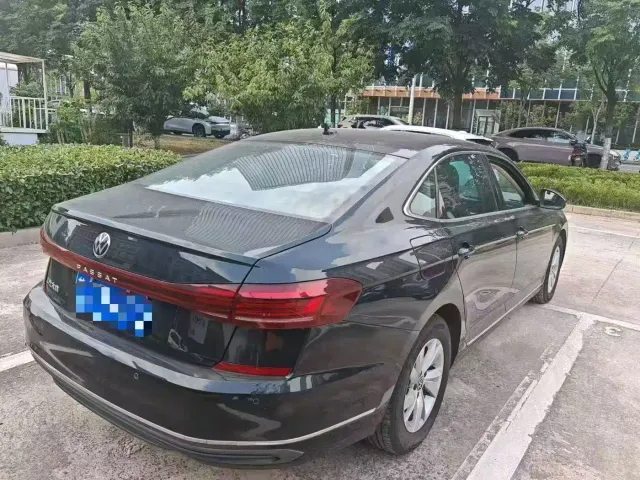 Volkswagen Passat — Фото автомобиля 4