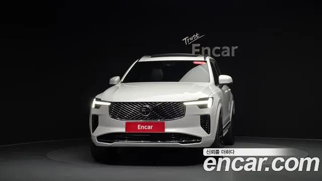 Volvo XC90 — Фото автомобиля 2