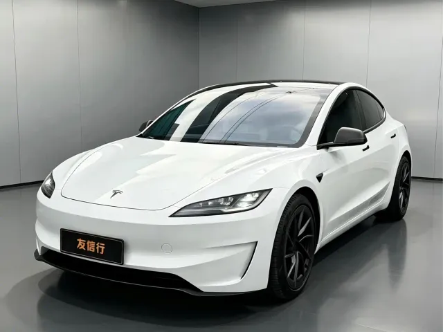 Фотография автомобиля — Tesla Model 3