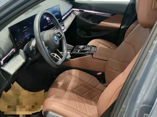 BMW i5 — Фото автомобиля 14