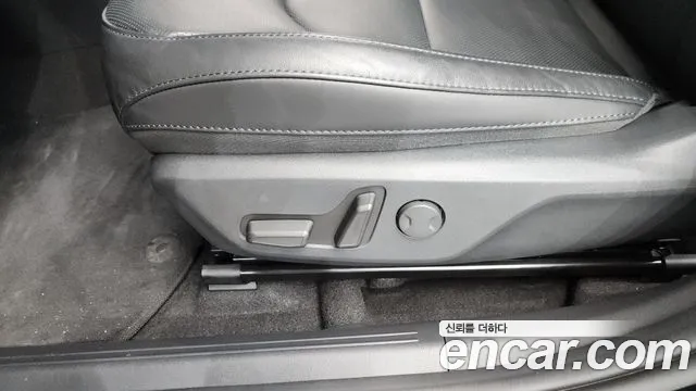 Kia Niro — Фото автомобиля 28