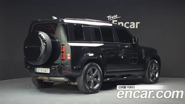 Land Rover Defender — Фото автомобиля 2