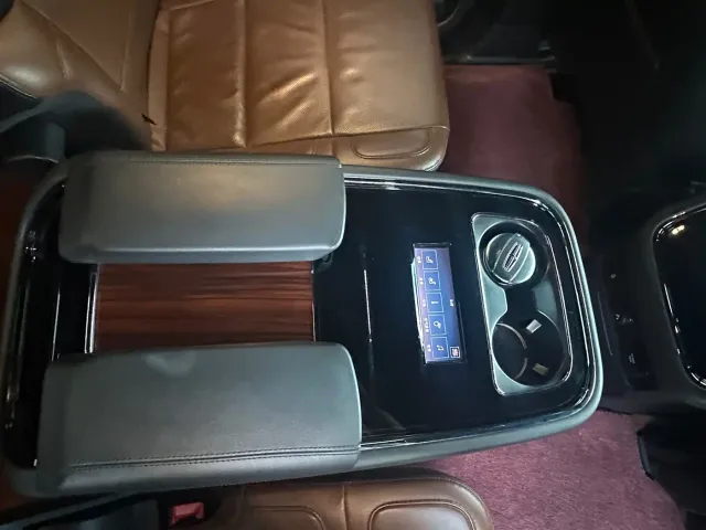 Lincoln Navigator — Фото автомобиля 14