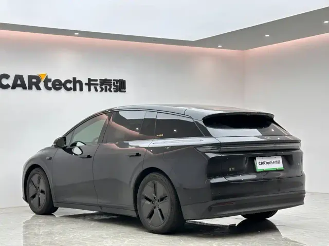 Li Auto i6 — Фото автомобиля 3