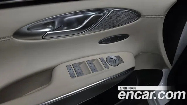 Genesis GV70 — Фото автомобиля 23