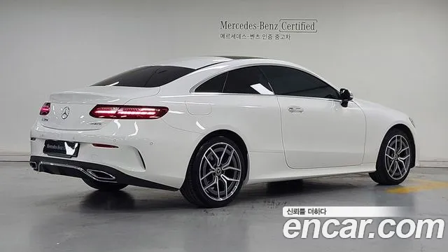 Mercedes-Benz E-Class — Фото автомобиля 2