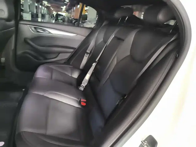 Cadillac CT5 — Фото автомобиля 16