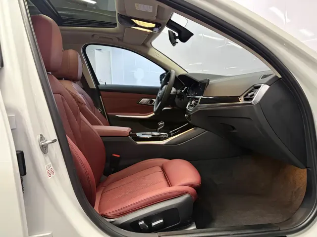 BMW 3 Series — Фото автомобиля 14