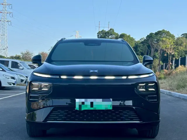 Xpeng G9 — Фото автомобиля 2