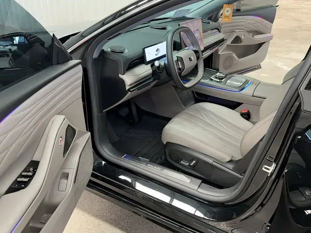 Geely Galaxy Xingyao 8 — Фото автомобиля 19