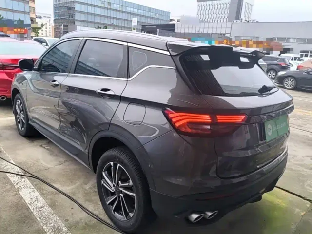 Geely Binyue — Фото автомобиля 4