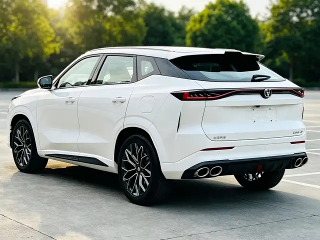 Changan Changan UNI-Z 2025 1.5T Premium — Фото автомобиля 4