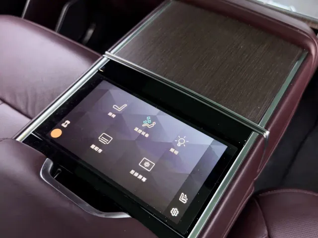 Land Rover Range Rover — Фото автомобиля 28