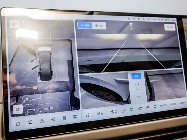 Li Auto i8 — Фото автомобиля 18