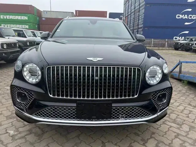 Bentley Bentayga — Фото автомобиля 2