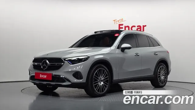 Фотография автомобиля — Mercedes-Benz GLC-Class