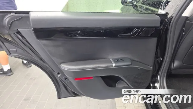Hyundai Grandeur Grandeur (GN7) 2.5 Бензин 2WD — Фото автомобиля 23