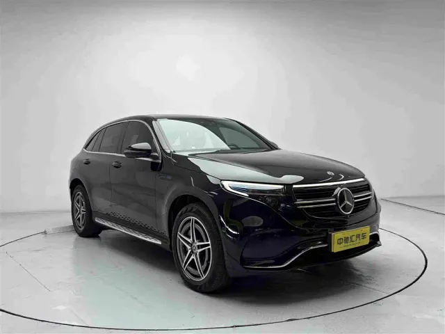 Mercedes-Benz EQC — Фото автомобиля 3