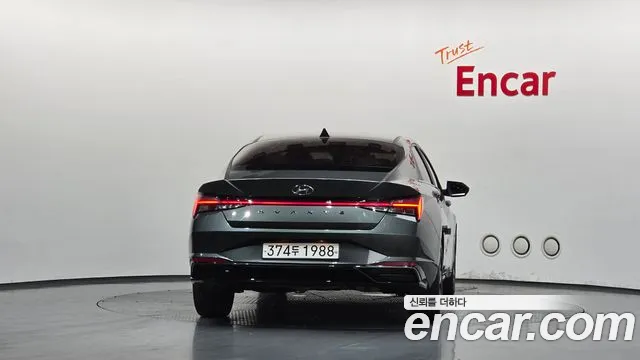 Hyundai AVANTE Avante (CN7) — Фото автомобиля 4