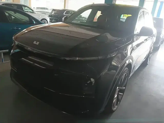 Фотография автомобиля — Li Auto L8