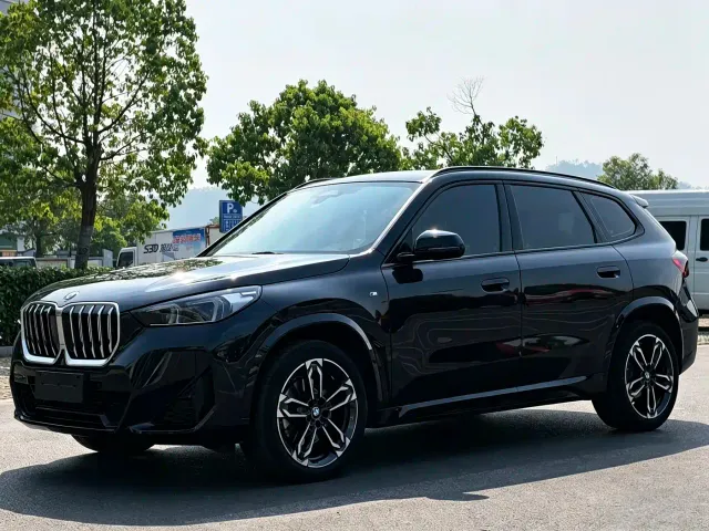 Фотография автомобиля — BMW X1