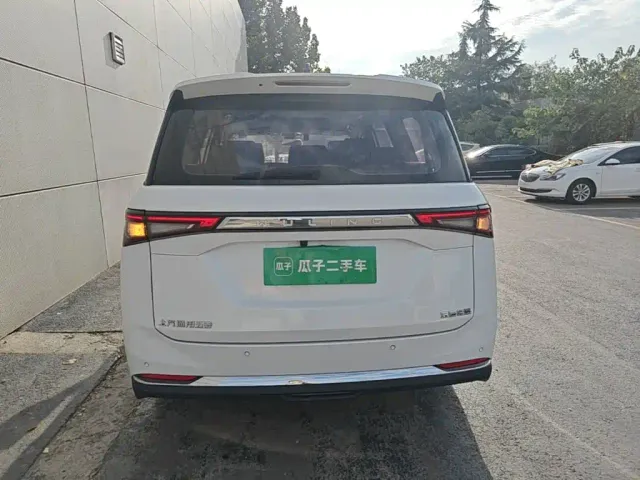 Wuling Jiachen — Фото автомобиля 5
