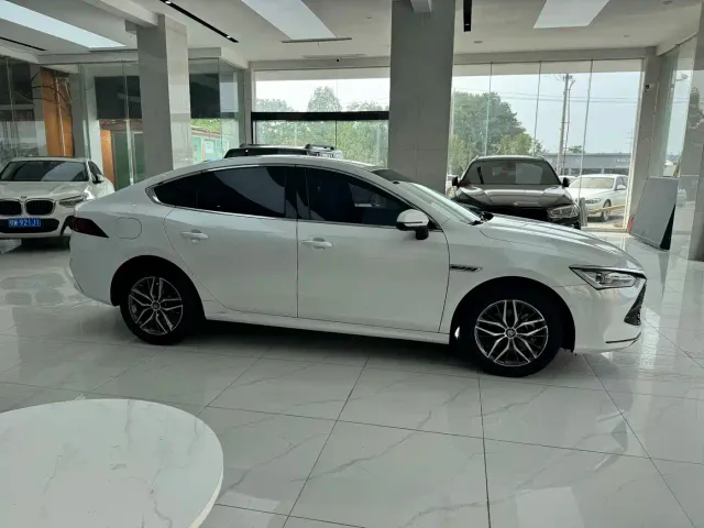 BYD Qin PLUS — Фото автомобиля 4