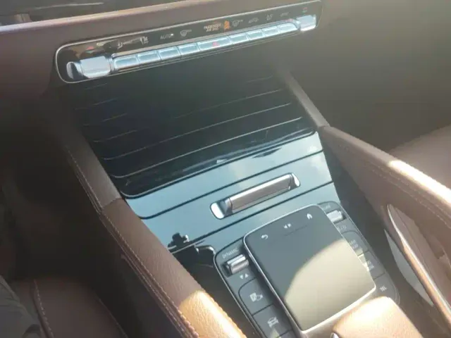 Mercedes-Benz GLE-Class — Фото автомобиля 16