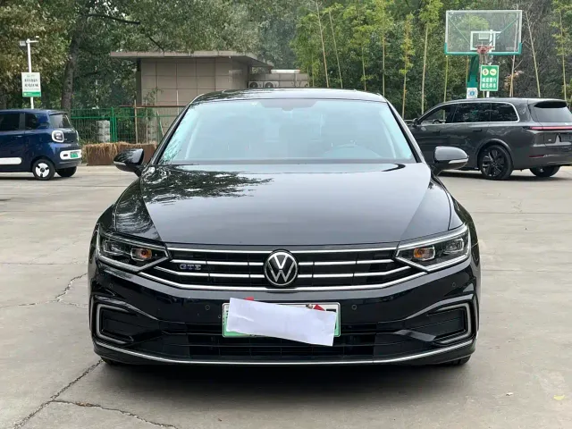 Фотография автомобиля — Volkswagen Magotan