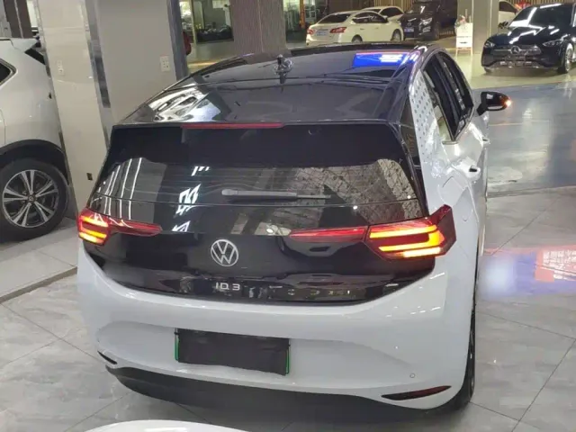 Volkswagen ID.3 — Фото автомобиля 5