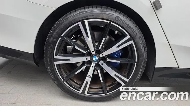 BMW 5 Series G60 — Фото автомобиля 5