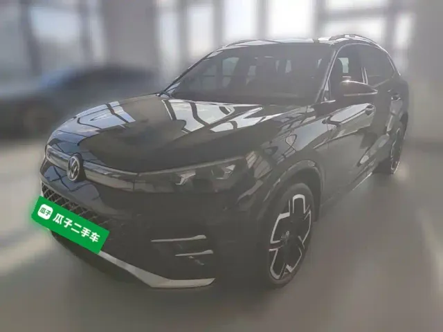 Фотография автомобиля — Volkswagen Tiguan L