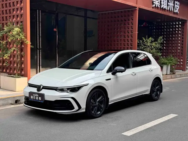 Фотография автомобиля — Volkswagen Golf