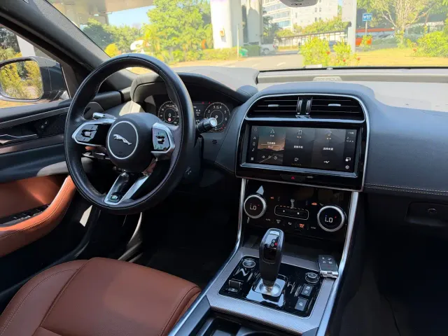 Jaguar XEL — Фото автомобиля 15